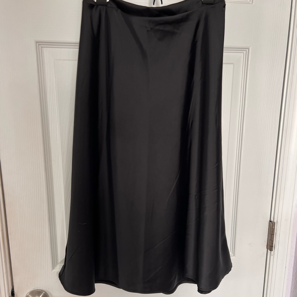 Flowy Satin like skirt